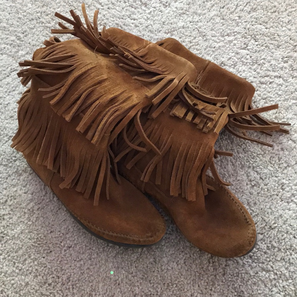 Minnetonka 3-Layer Fringe Boots